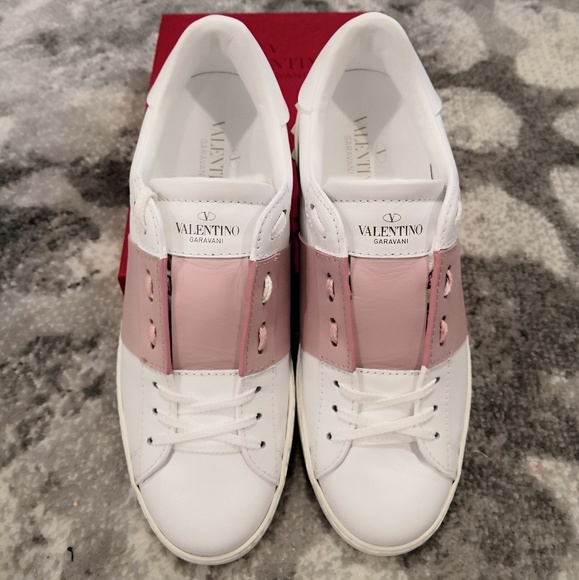 Valentino Garavani Sneakers - Picture 3 of 7